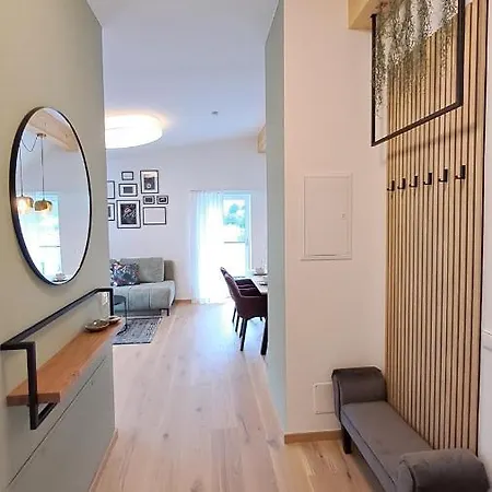 - Penthouse Laimer Apartment