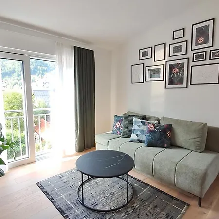 - Penthouse Laimer Apartment