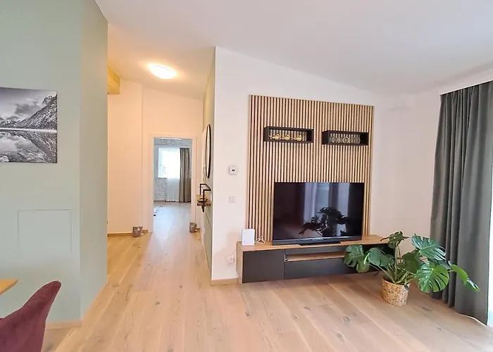 - Penthouse Laimer ابينسي