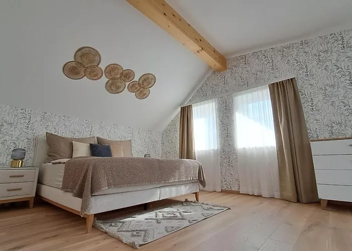 - Penthouse Laimer Apartment *